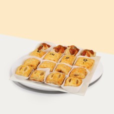 Assorted Savoury Puffs 16 Pieces